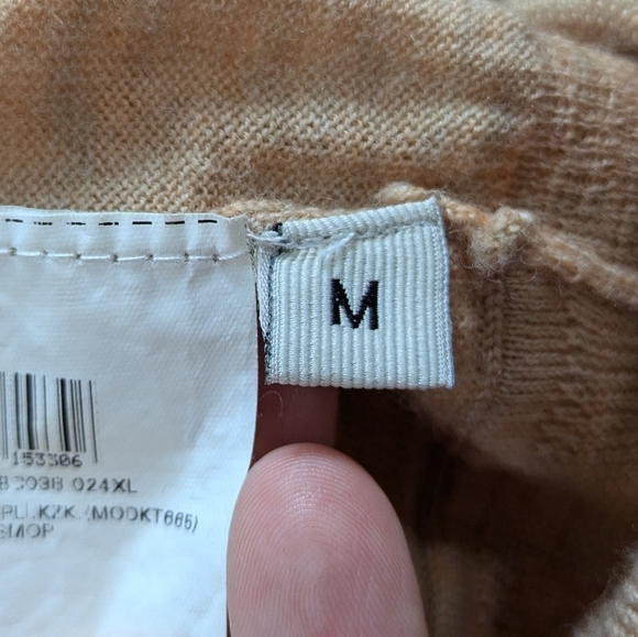 ✨3/$15 Club Beymen tan extrafine merino wool sheer lightweight sweater M - Picture 9 of 10